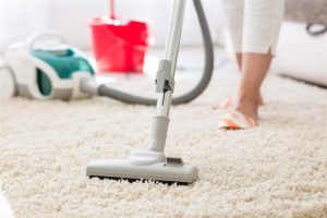 Home Goede stofzuiger in gebruik, geschikt voor huishoudelijk schoonmaken en het verwijderen van stof en haren