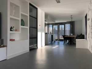 Home Professioneel aangelegde beton cire gietvloer door gietvloer specialist in Breda