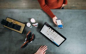Home Informatieve afbeelding over innovatief vastgoedbeheer met software voor makelaars en digitalisering in de vastgoedpraktijk