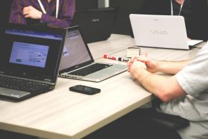 Home Copywriter deelt tips voor sterke overtuigende teksten met focus op duidelijke boodschap en actieve zinnen